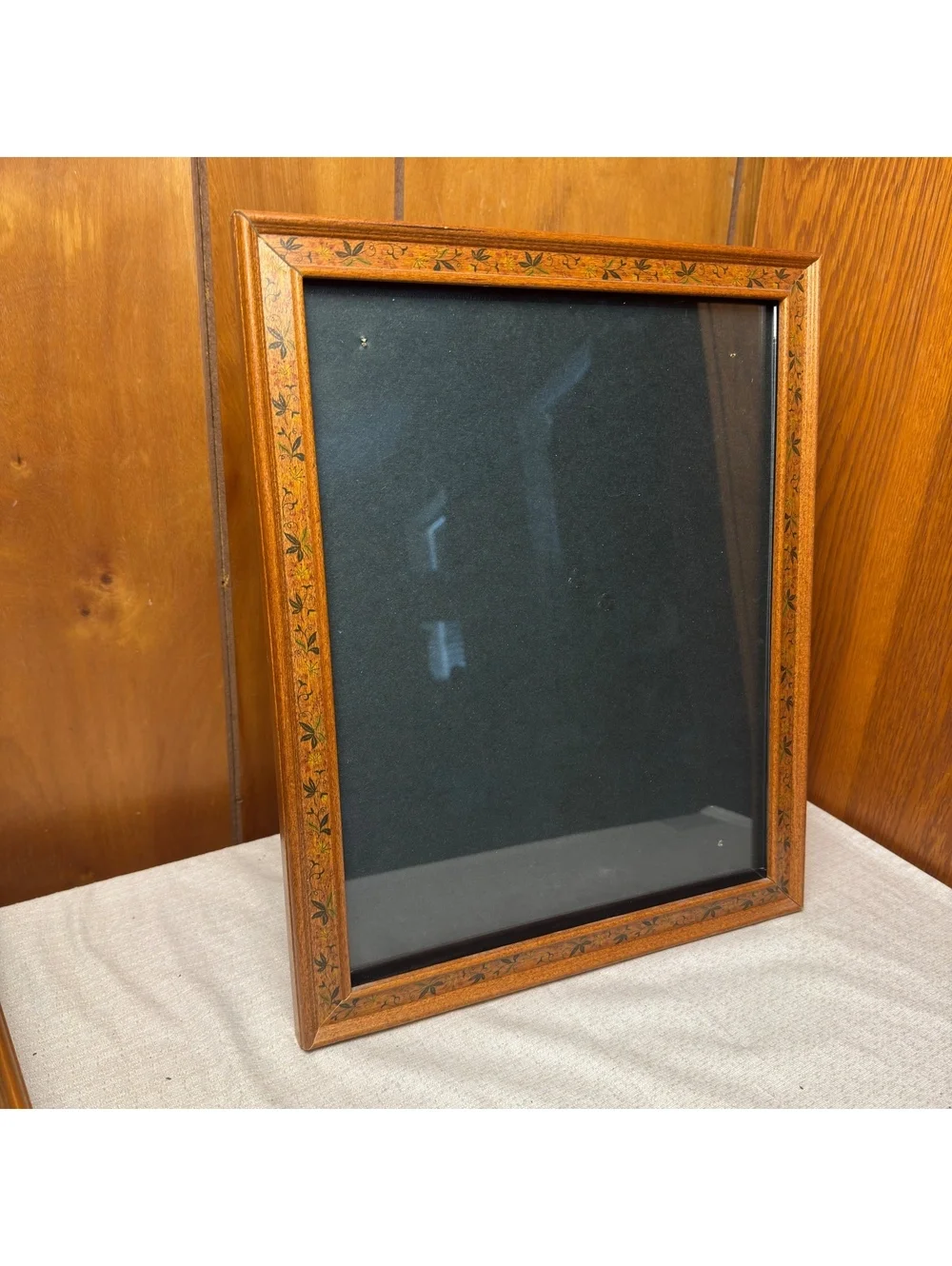 Vintage Floral Wood Picture Frames Set of 2 11x14 Tabletop Display Frames